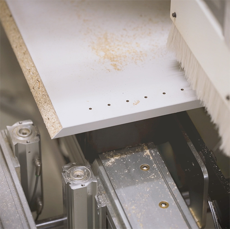 CNC Fraese Lochreihe für interior und innenausbau individuell angefertigt