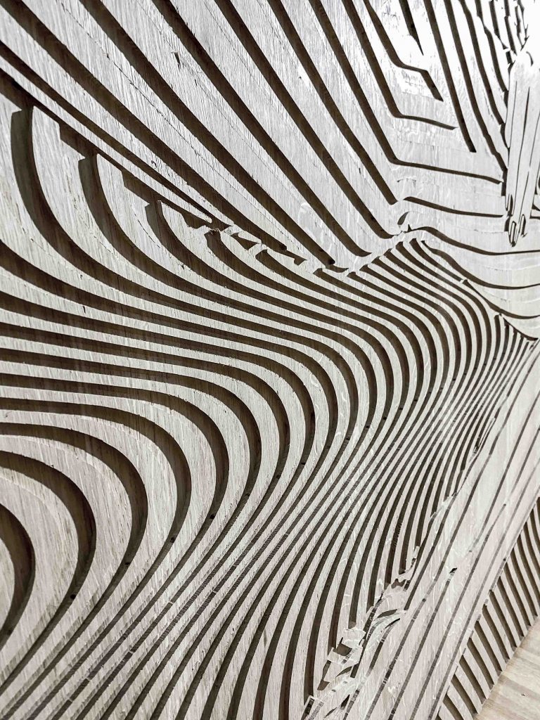 detailansicht, geometrische CNC Fräsarbeit für den Interior Innenausbau